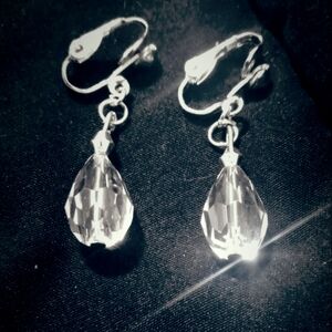 1.25" Silver Crystal Clear Gum Drop Dangle Clip-on Earrings